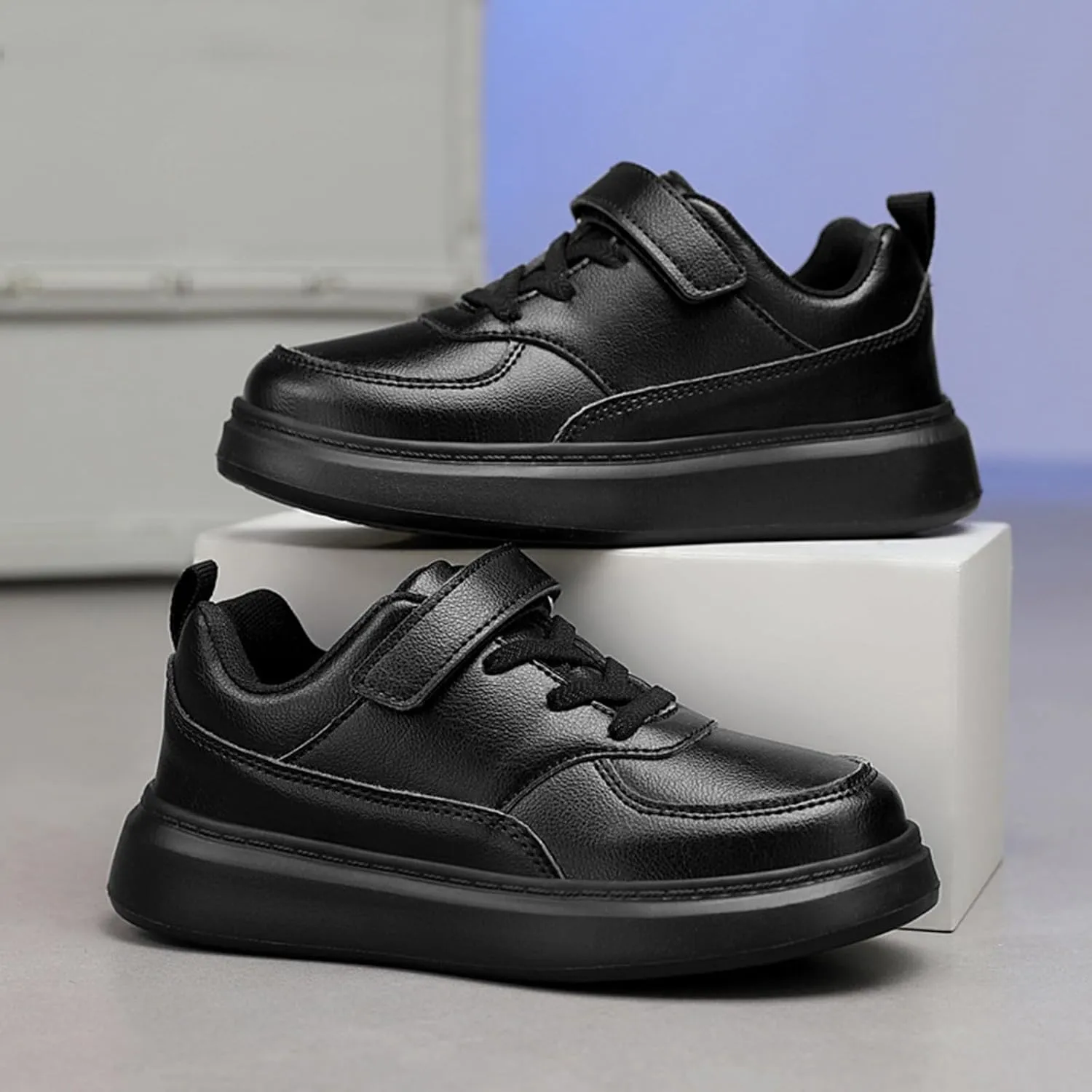 Boys Girls Leather Sneakers Casual Lightweight Tennis School Walking Shoes for Kids Comfort Outdoor Walking Shoes