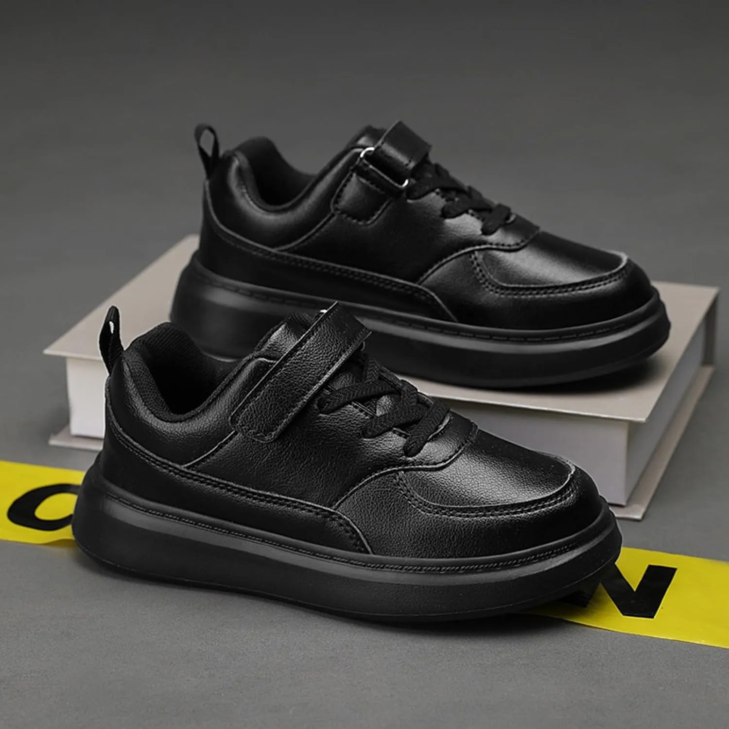 Boys Girls Leather Sneakers Casual Lightweight Tennis School Walking Shoes for Kids Comfort Outdoor Walking Shoes