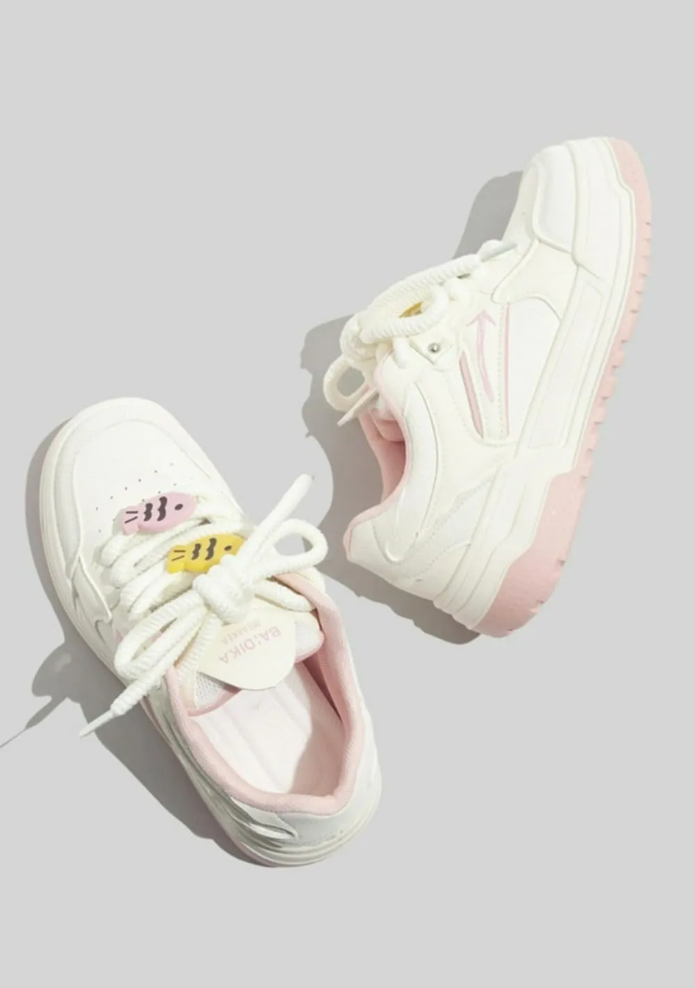 Cute Fish Embroidered Shoes Women's Casual Sneakers Comfortable Everyday Shoes Spring Color-Block Casual Women's Low-Top White Sneakers