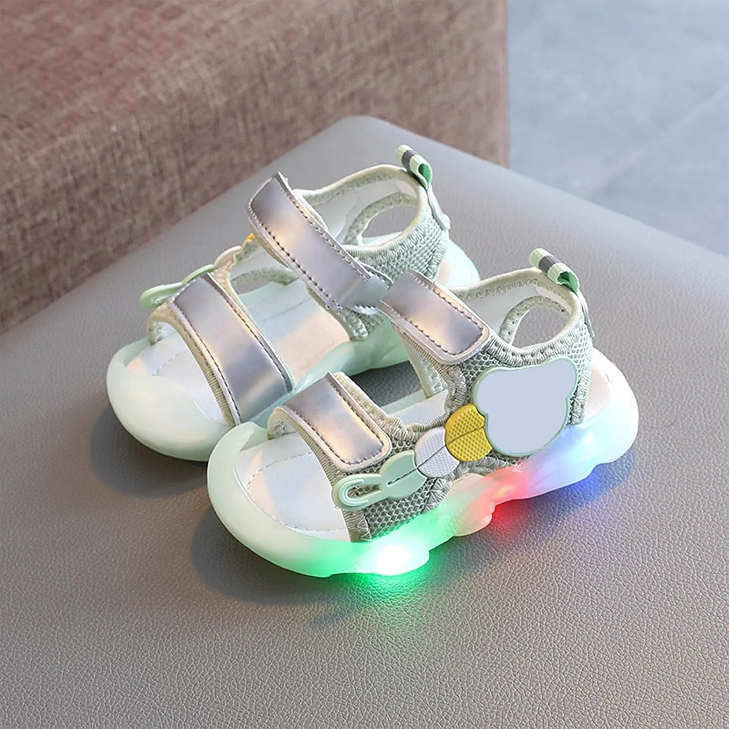 Toddler Girls Boys Light Up Sandals, Lightweight Non Slip Adjustable Strap Open Toe Beach Water Shoes for Kids